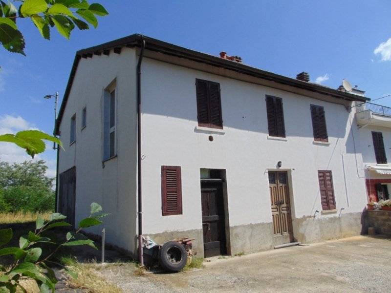 Casa de campo em Castelnuovo Belbo