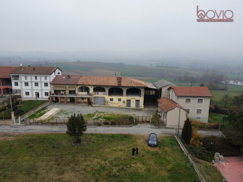 Hus på landet i Cerrina Monferrato