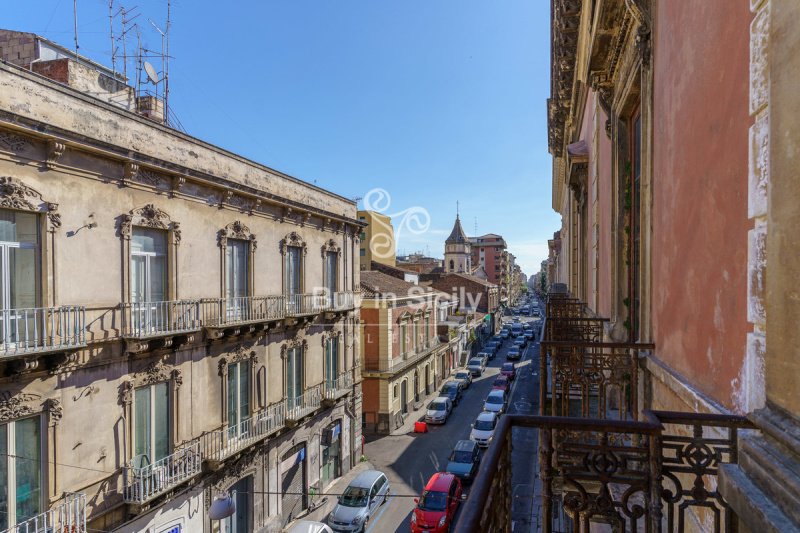 Historisk lägenhet i Catania
