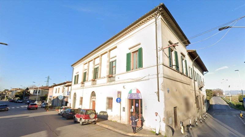 Top-to-bottom house in Florence