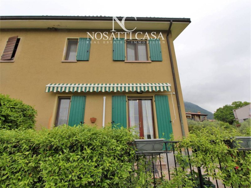 Terraced house in Toscolano-Maderno