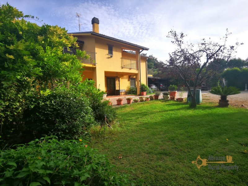 Villa à Montenero di Bisaccia