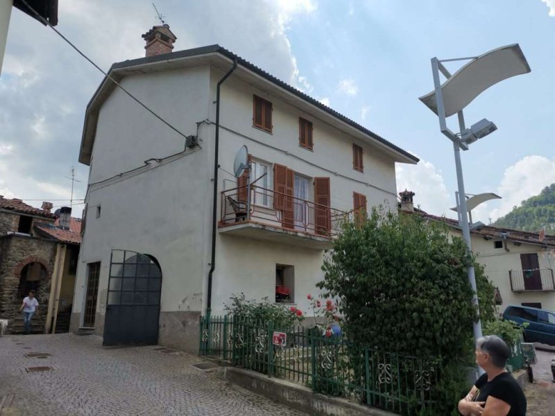Maison jumelée à Roccavignale