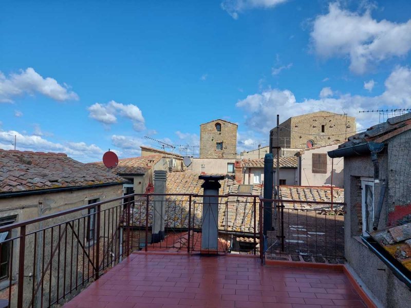 Historic apartment in Volterra