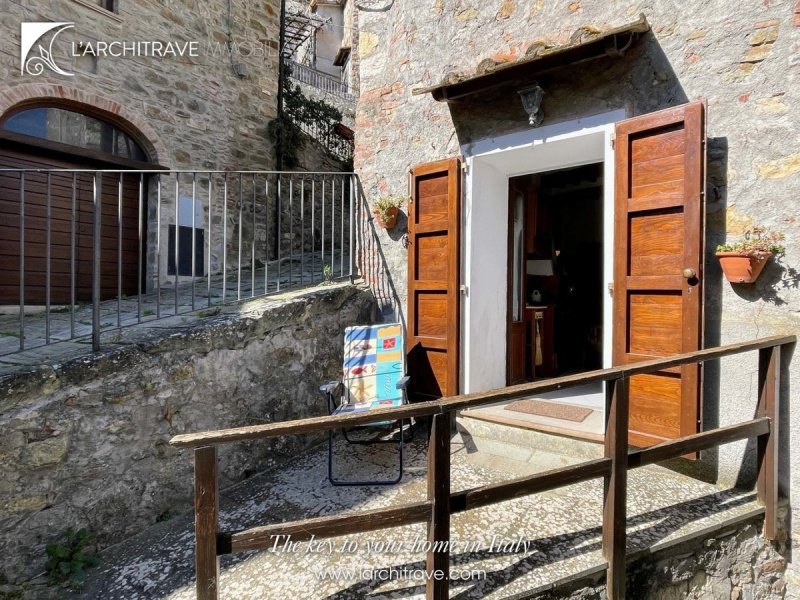 Casa geminada em Castelnuovo di Val di Cecina