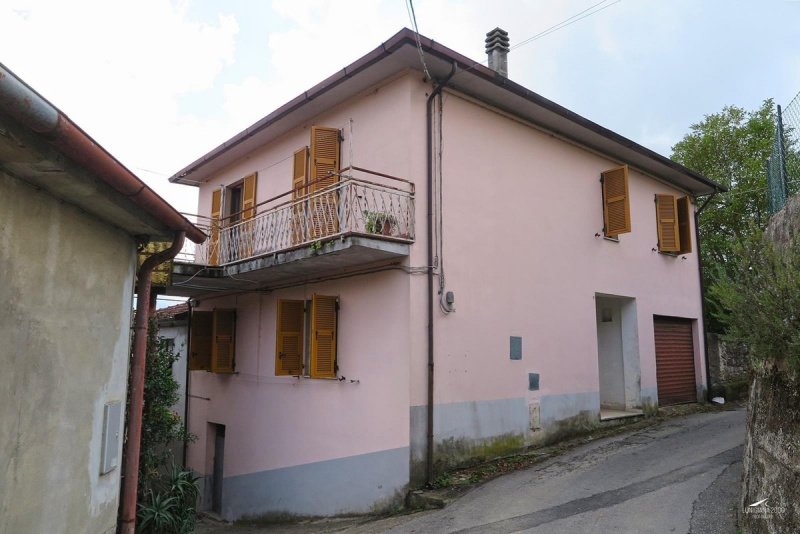 Maison jumelée à Licciana Nardi