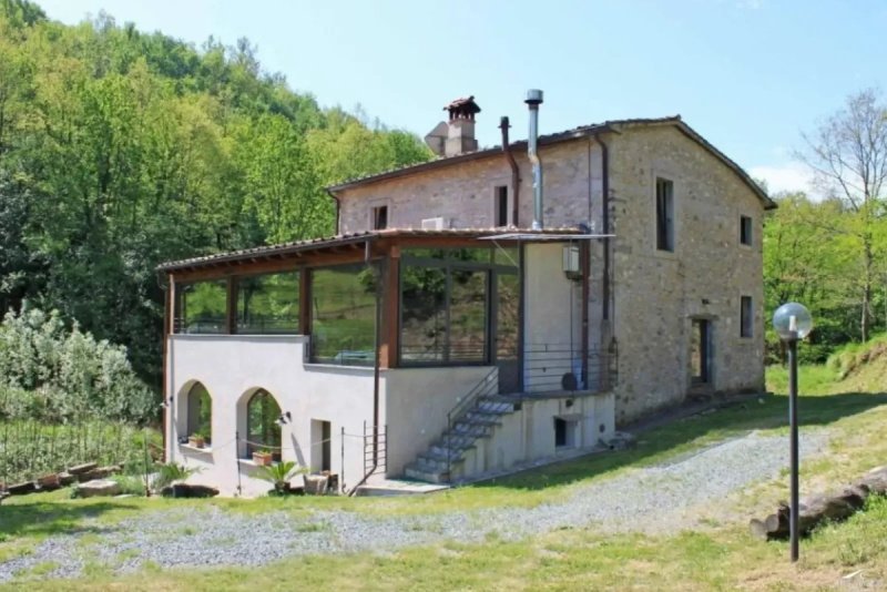 Klein huisje op het platteland in Licciana Nardi