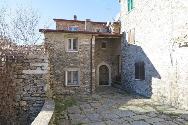 Doppelhaushälfte in Fivizzano