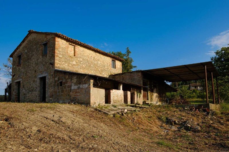 Klein huisje op het platteland in Todi