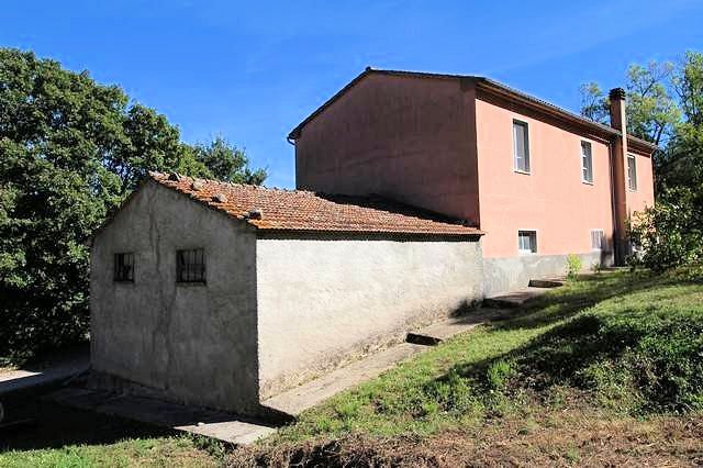 Klein huisje op het platteland in Roccastrada