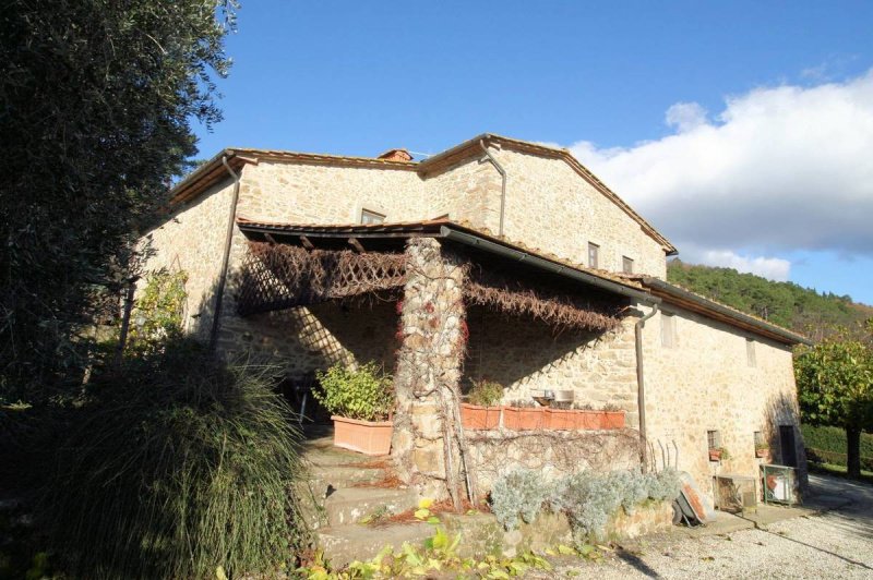 Farmhouse in Serravalle Pistoiese