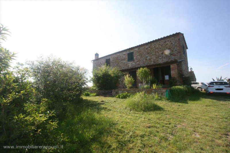 Country house in Asciano
