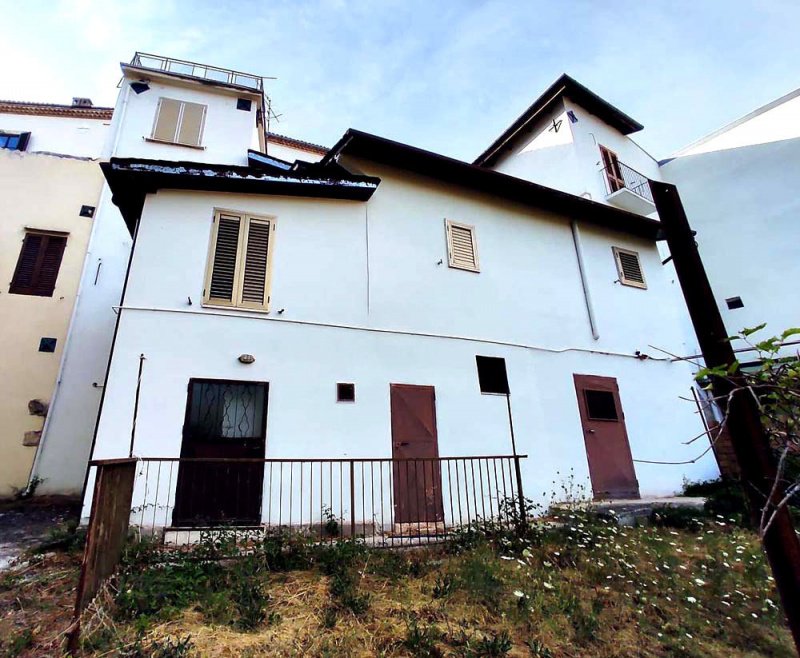 Huis in Gagliano Aterno