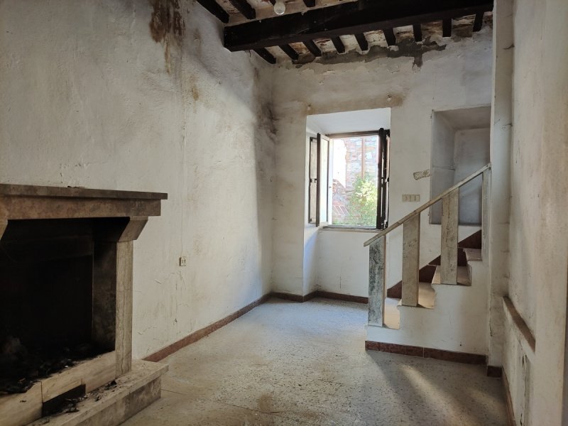 Historic apartment in Torrita di Siena