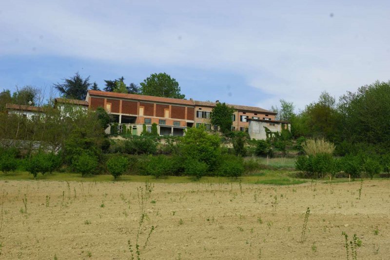 Detached house in Costigliole d'Asti