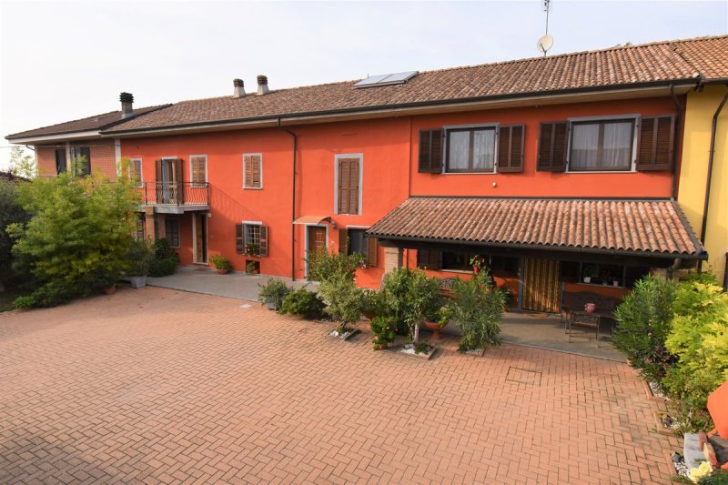Doppelhaushälfte in Agliano Terme