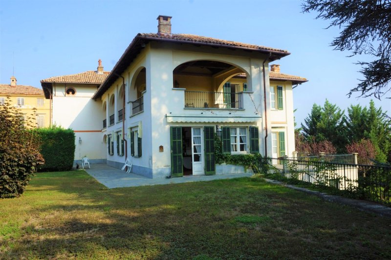Villa à Canelli