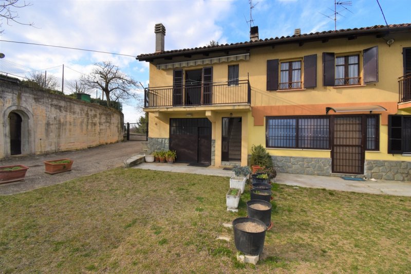Casa semi-independiente en Rocca d'Arazzo