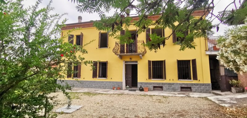 Casa independiente en Montegrosso d'Asti
