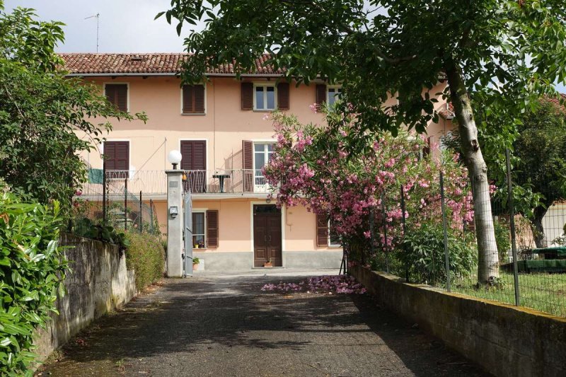 Casa independiente en Isola d'Asti