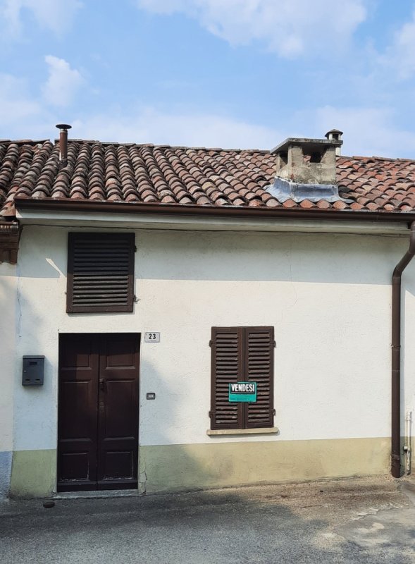 Casa geminada em Rocca d'Arazzo