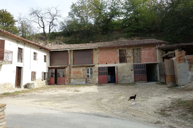 Detached house in Cassinasco