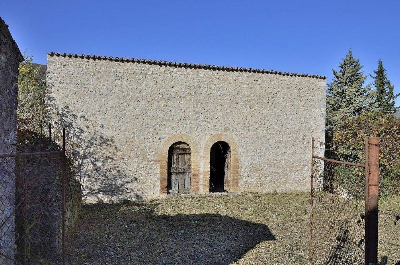Klein huisje op het platteland in Vallo di Nera