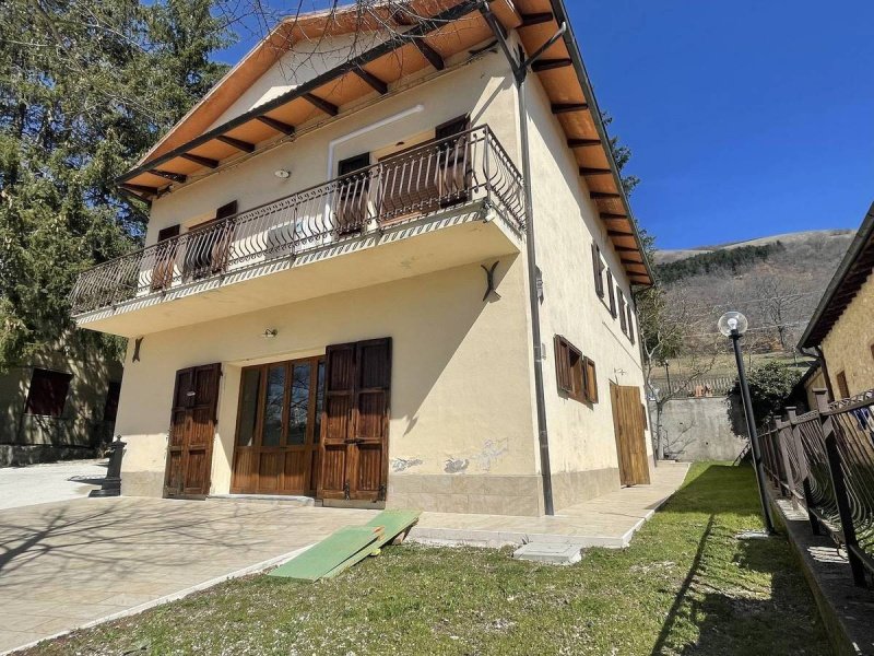 Villa in Serravalle di Chienti