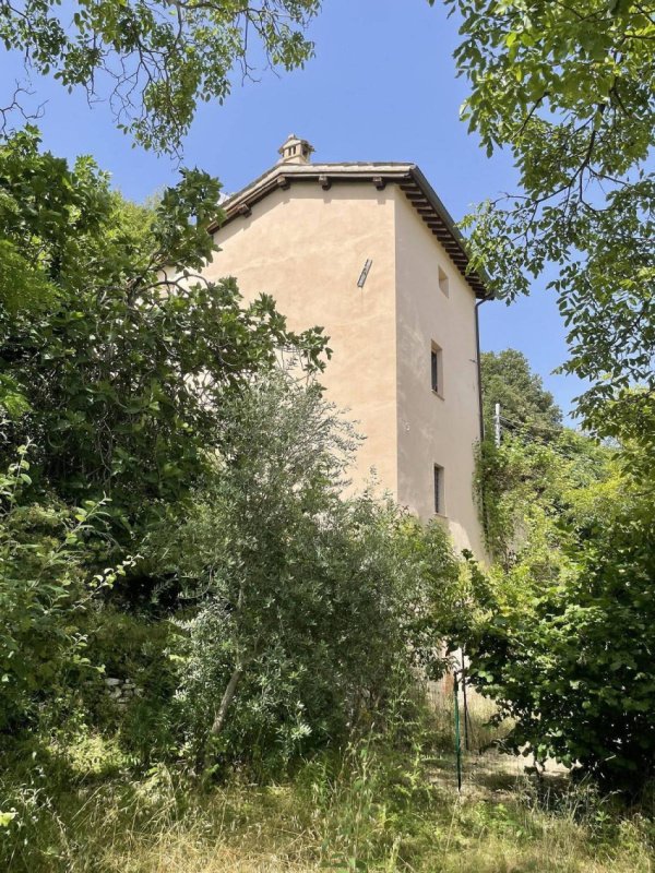 Doppelhaushälfte in Sant'Anatolia di Narco