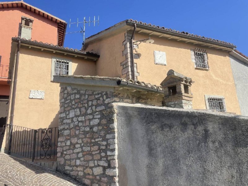 Vrijstaande woning in Cerreto di Spoleto