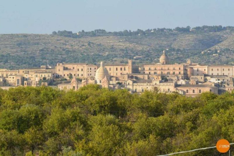 Terrain à bâtir à Noto