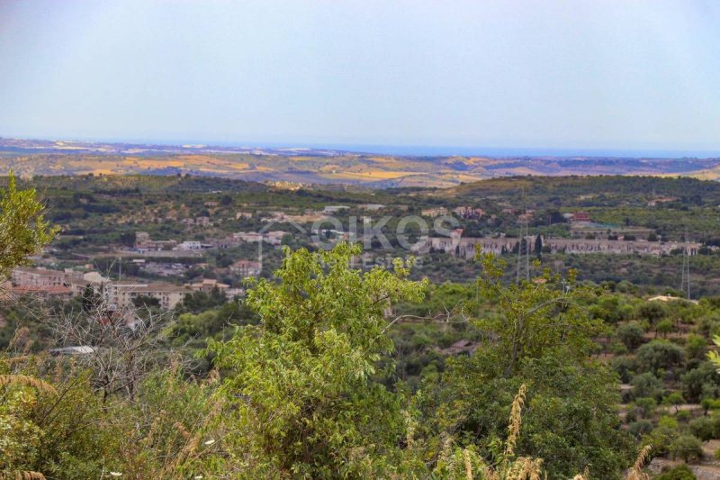 Terrain agricole à Noto