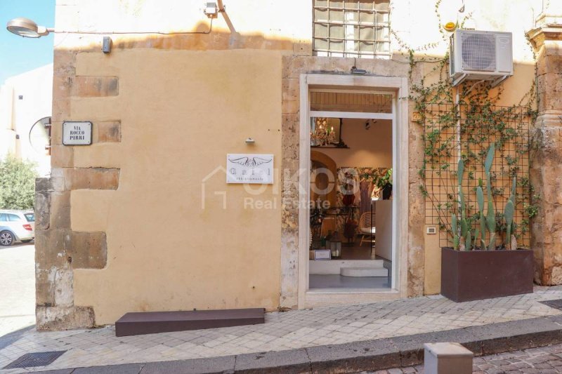 Commercial property in Noto
