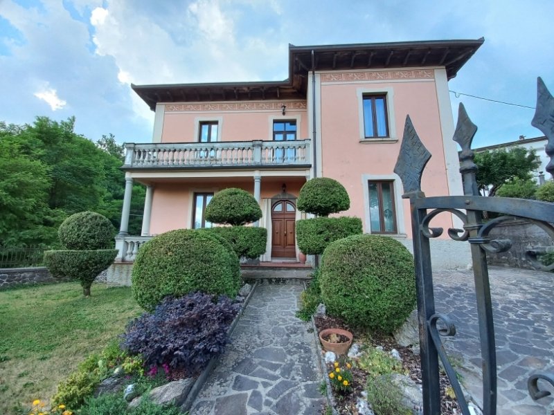 Villa in Camporgiano