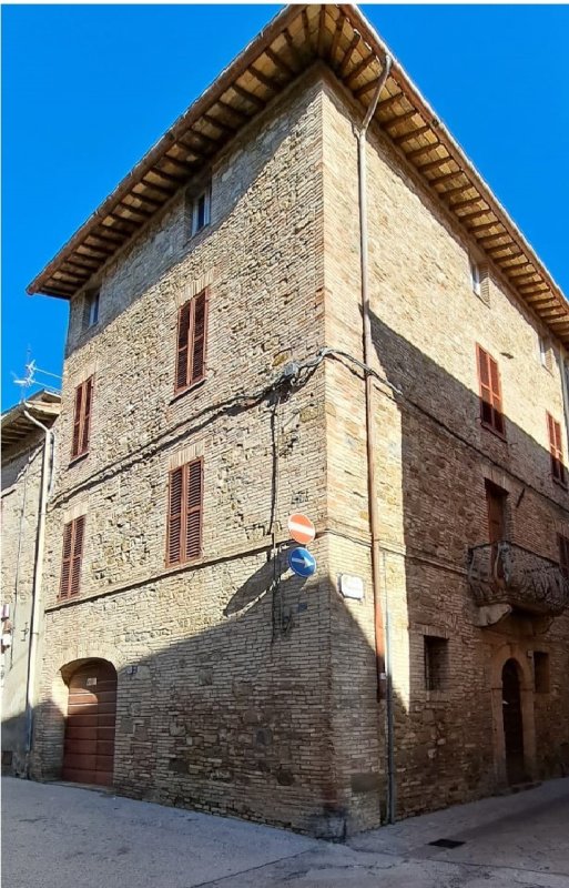 Historisches Haus in Cannara