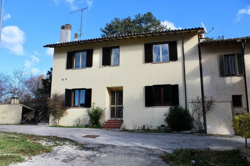Semi-detached house in Assisi
