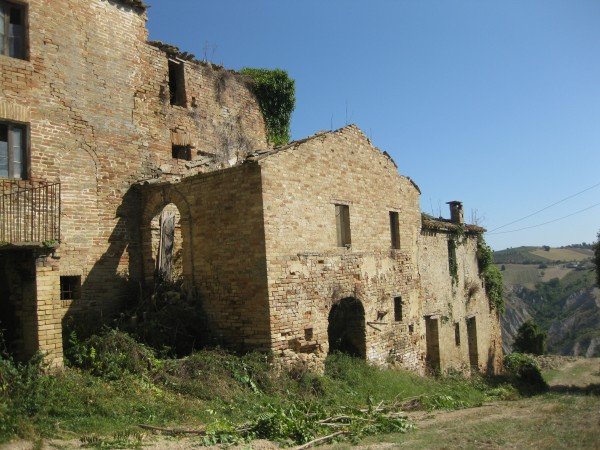 Klein huisje op het platteland in Castignano