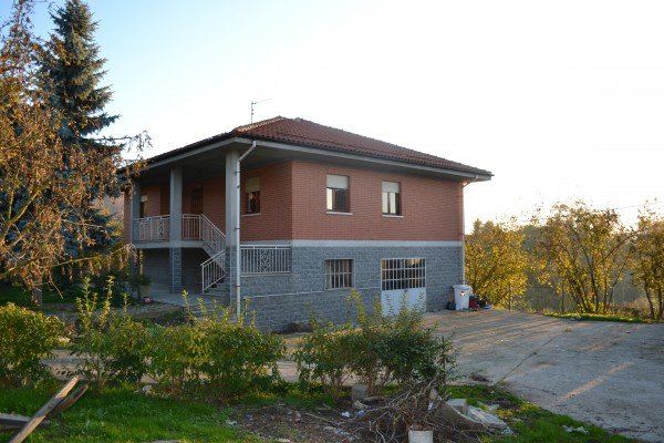 Maison à Cossano Belbo
