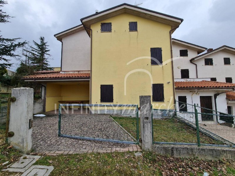 Semi-detached house in Sarnano