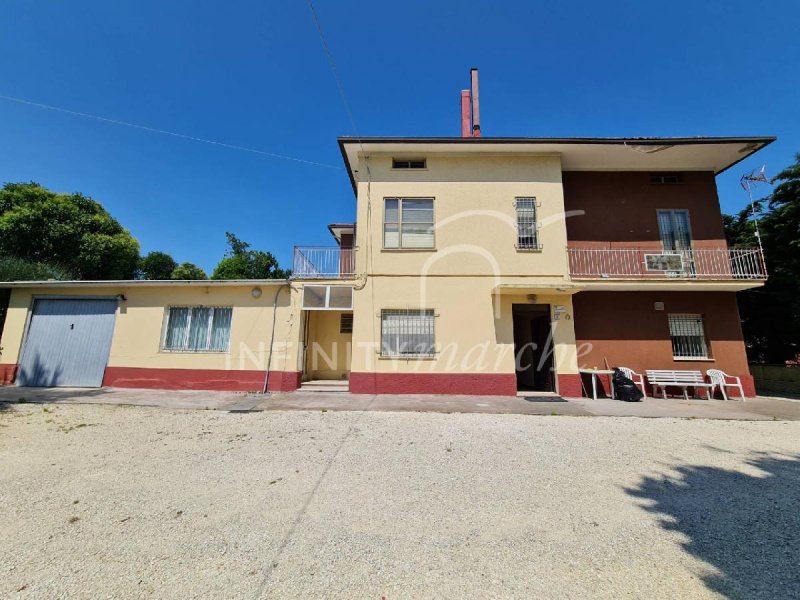 Detached house in Montelupone