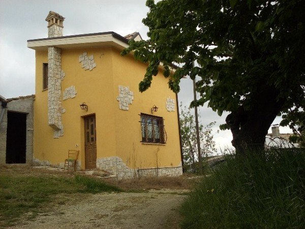 Huis in Civitella Casanova