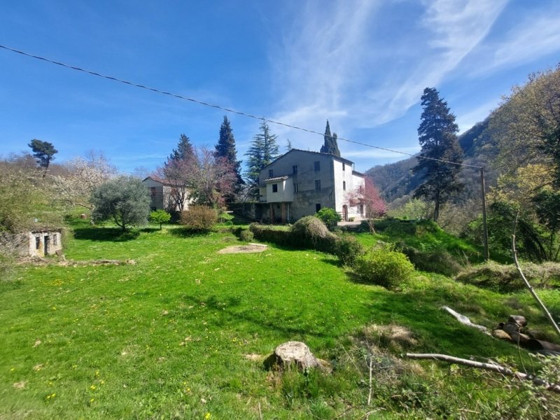 Casa di campagna a Borgo a Mozzano