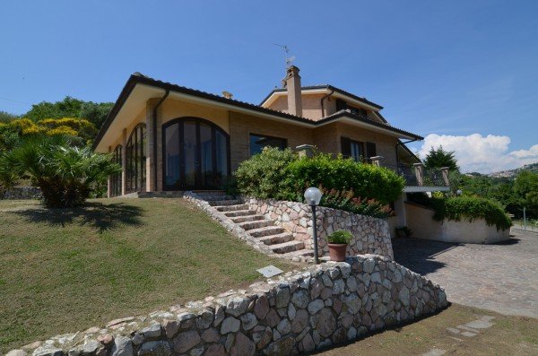 Villa à San Benedetto del Tronto