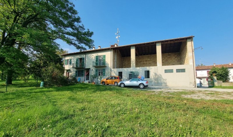 Casa indipendente a Rosignano Monferrato