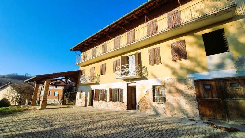 Country house in Cisterna d'Asti