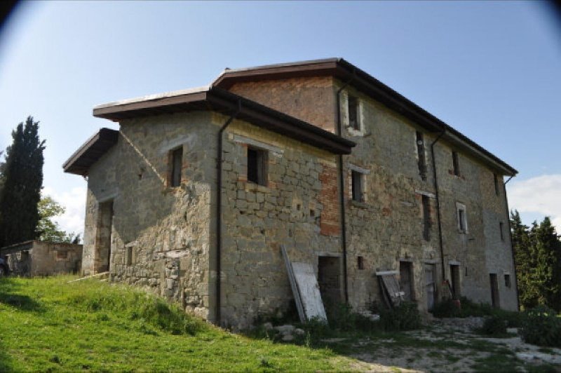 Casa en Roccafluvione