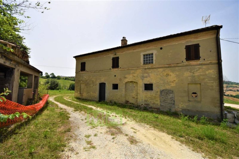 Farmhouse in Torre San Patrizio