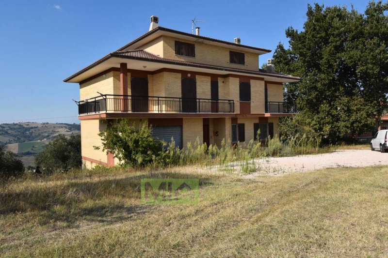 Detached house in Penna San Giovanni