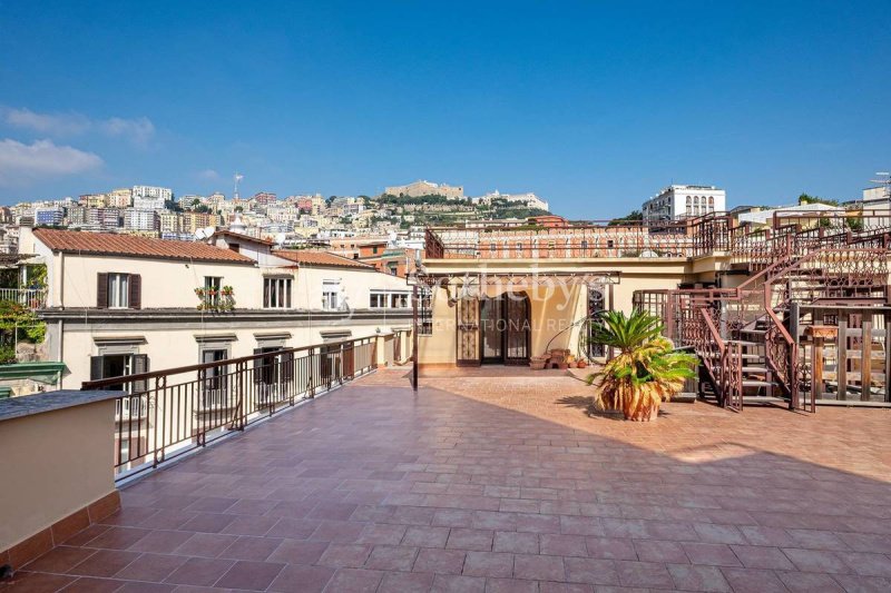 Loft/Penthouse in Naples