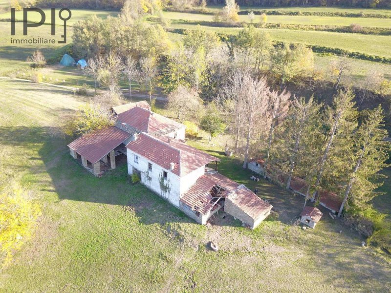 Klein huisje op het platteland in Pezzolo Valle Uzzone